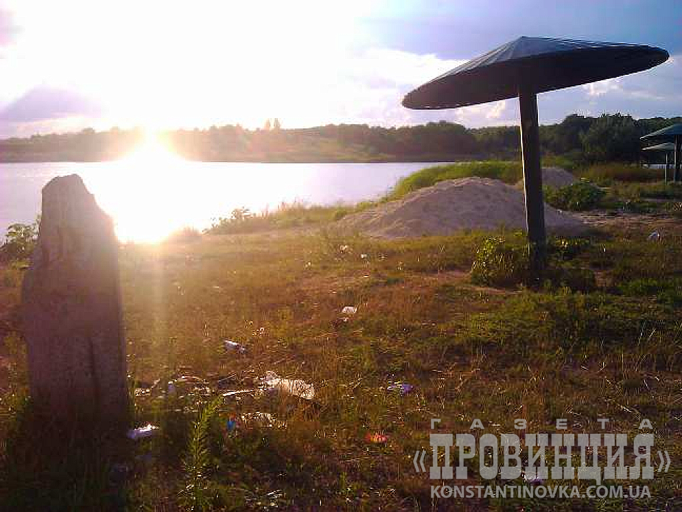 На Шанхайский ставок завезли песок. Кому?