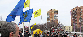 Майоріли над майданом прапори