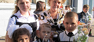 Многодетная бабушка не сдается
