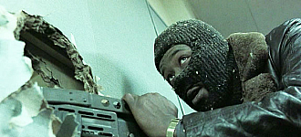 Попытка ограбить банк заезжими бандитами