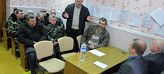 Прифронтовая Полтавка думает как жить