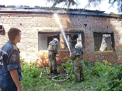 На УТОСе сейчас пожар